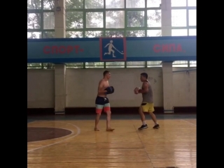 Данияр Бабакулов работает на лапах